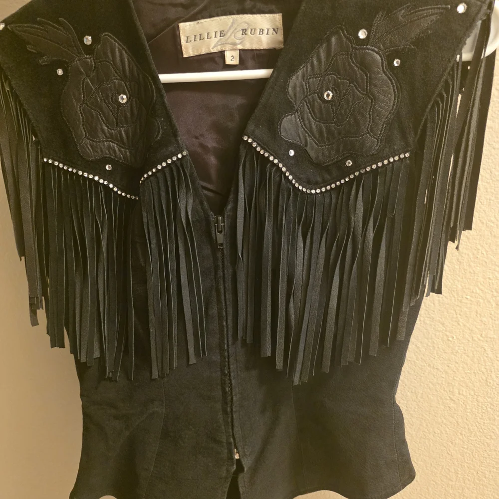 Lillie Rubin Black Fringe Vest - Picture 5 of 8